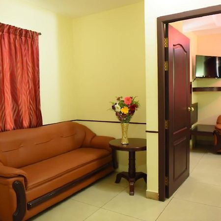 Hôtel Chendhoor Residency à Tiruchirappalli Extérieur photo