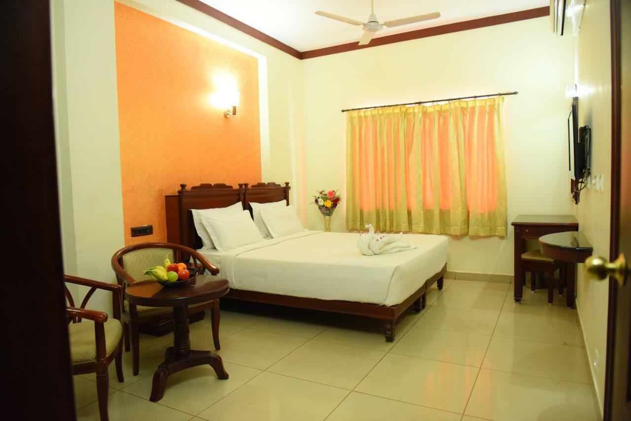 Hôtel Chendhoor Residency à Tiruchirappalli Extérieur photo