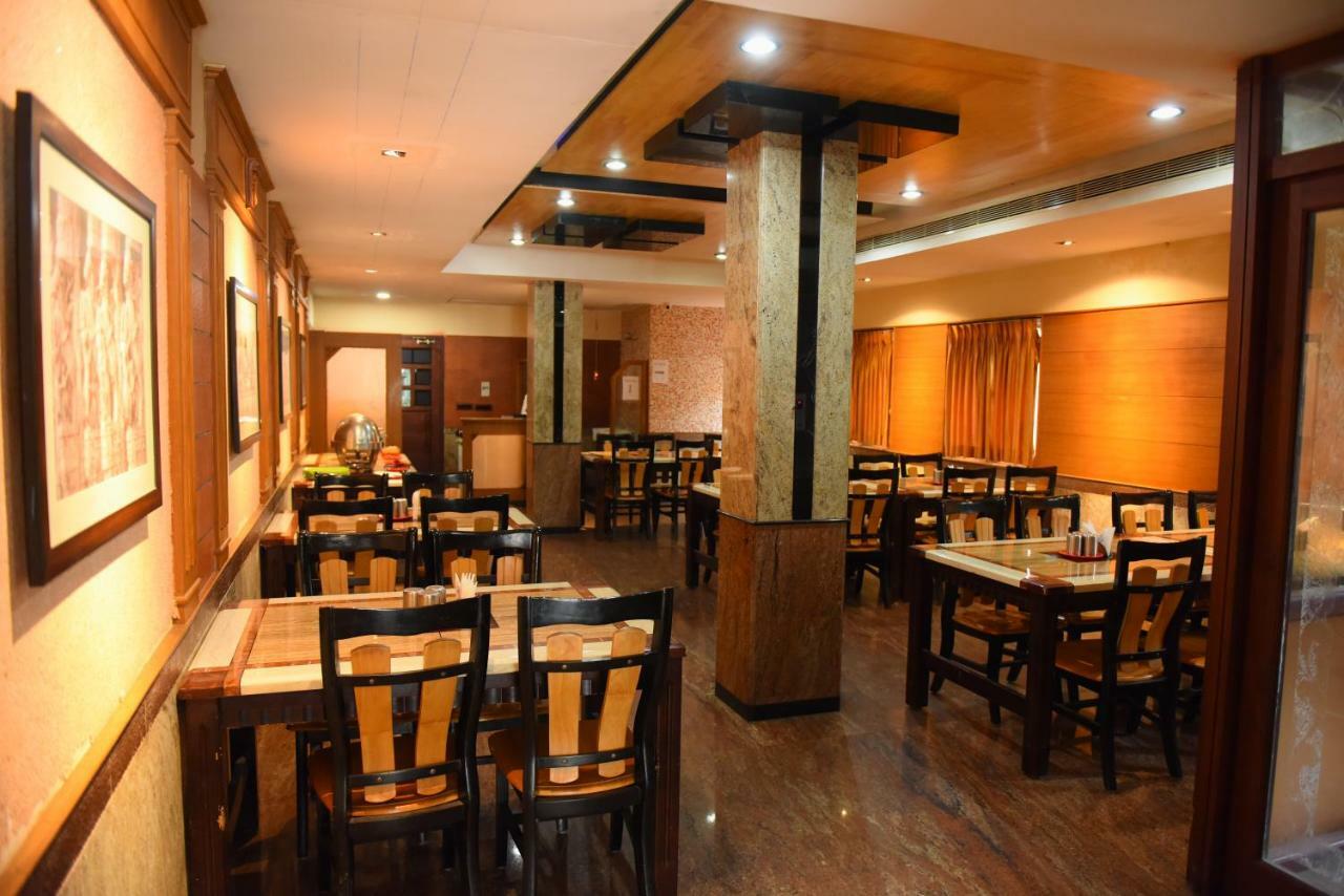 Hôtel Chendhoor Residency à Tiruchirappalli Extérieur photo