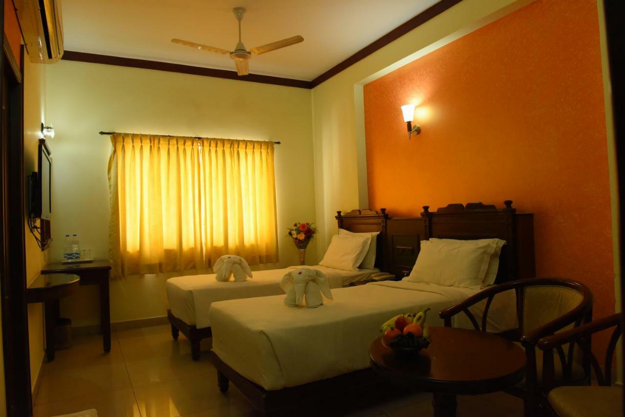 Hôtel Chendhoor Residency à Tiruchirappalli Extérieur photo
