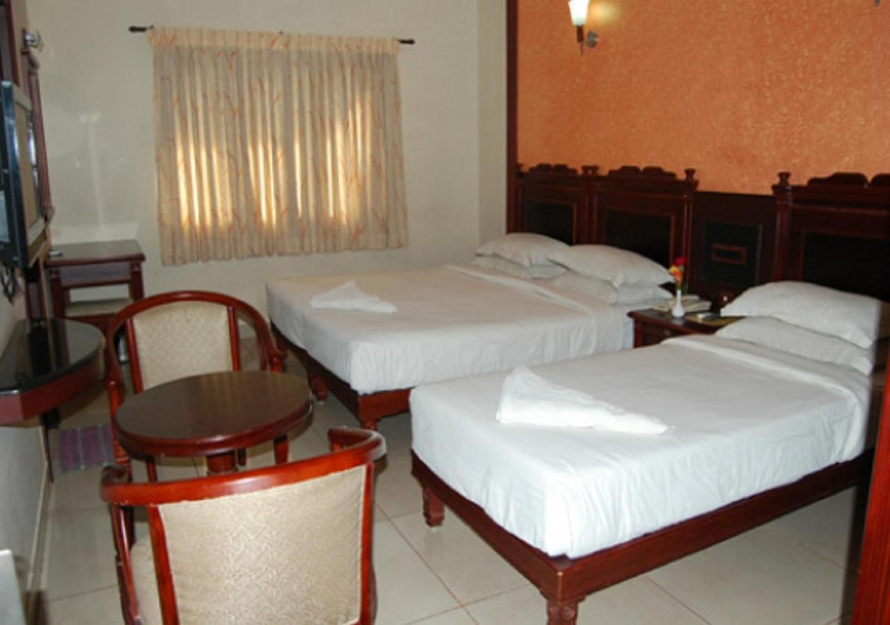 Hôtel Chendhoor Residency à Tiruchirappalli Extérieur photo